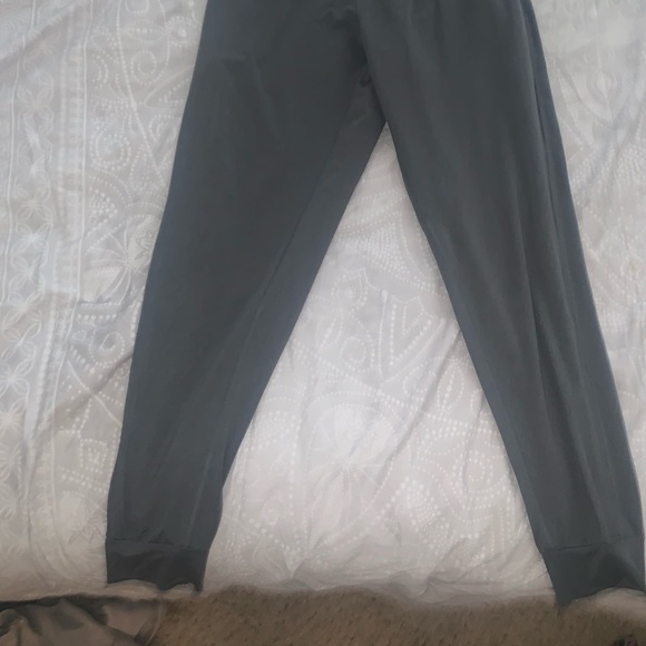 Joggers - Picture 2 of 2